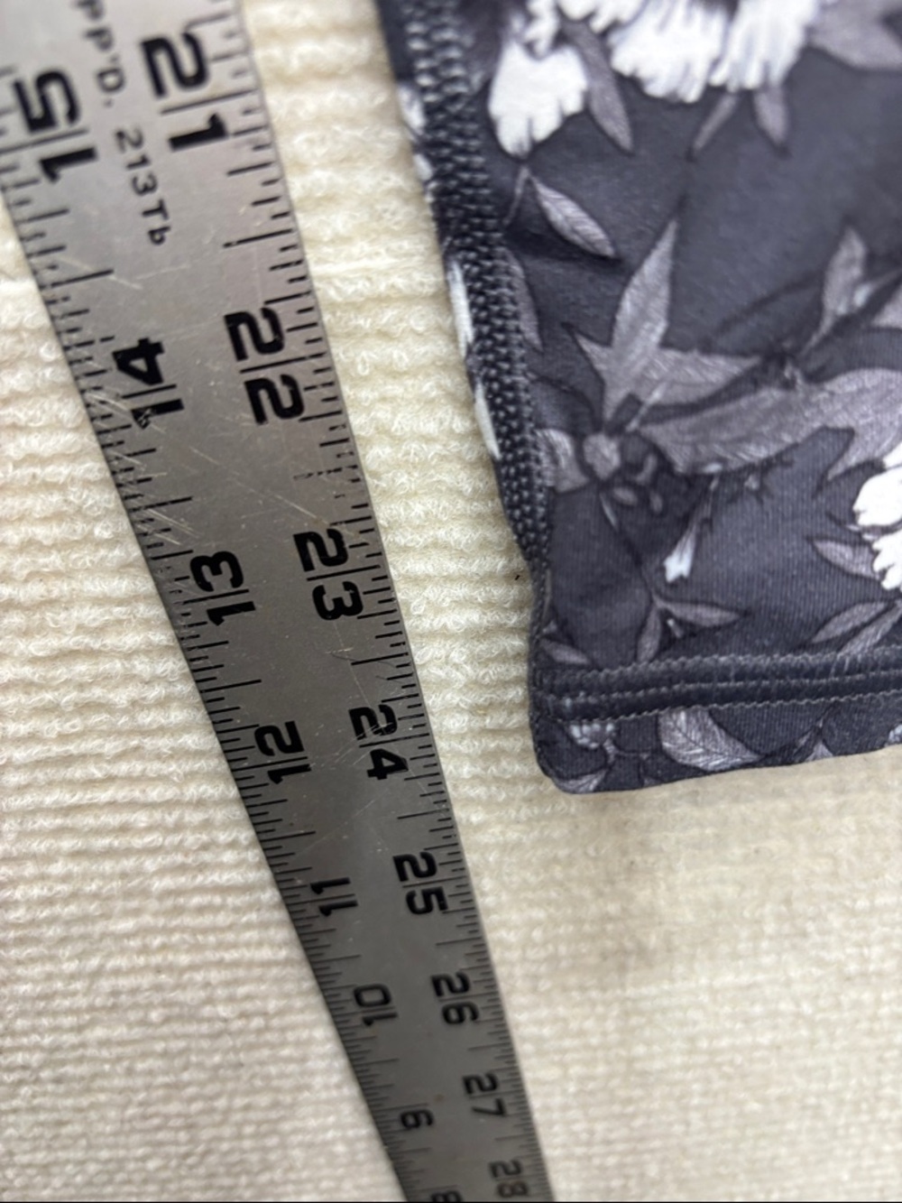 Fabletics | small Floral Black Leggings - Comfortable Everyday Bottoms - Picture 3 of 6